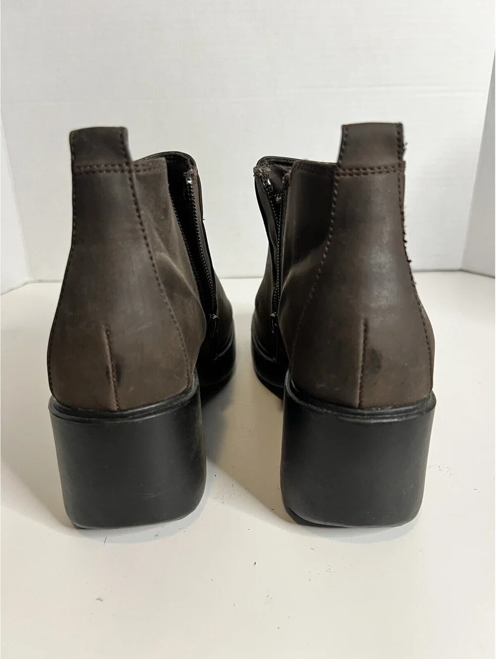 Vintage 90s Women’s Brown Faux Leather Chelsea Ankle Boots 5.5W Chunky Heel